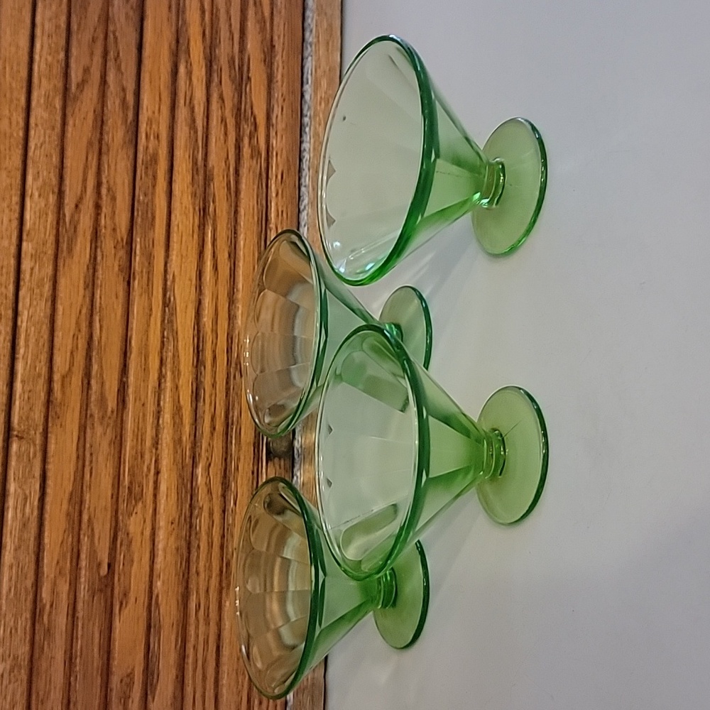 Vaseline Uranium Sherbert Glasses Set of 4 fenton green vintage